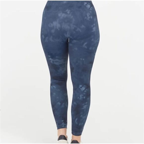 Spanx Seamless Shaping Leggings deep blue tie dye 1X - Picture 9 of 9